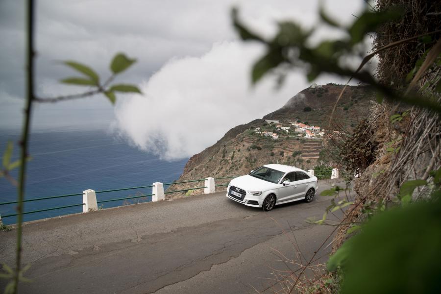  Audi A3 Sedan 2.0 TFSI S-Line (8V) 2016 года  (WW) (фото 8 из 12)